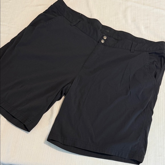 Columbia women’s black Shorts - Picture 1 of 4